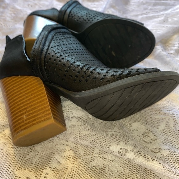 Qupid Black Peep Toe Slingback Heels Womens Size 6 - Picture 10 of 10